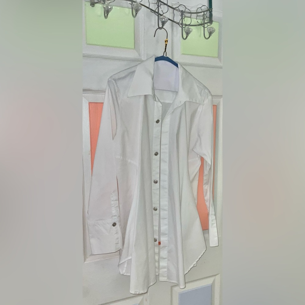 PLANET by Lauren G Long White Flowy Tulip Blouse Matte Silver Buttons Small